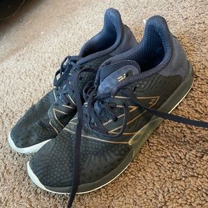 New balance minimus lifting shoes